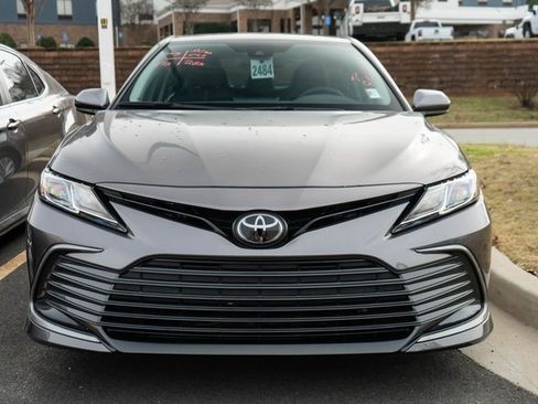 Used 2022 Toyota Camry LE image 2