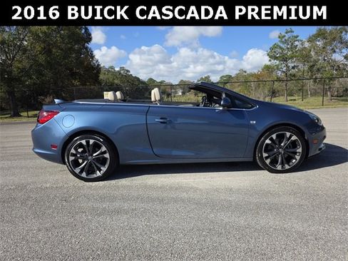 Used 2016 Buick Cascada Premium image 2