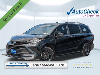 Used 2025 Toyota Sienna XLE Woodland Edition