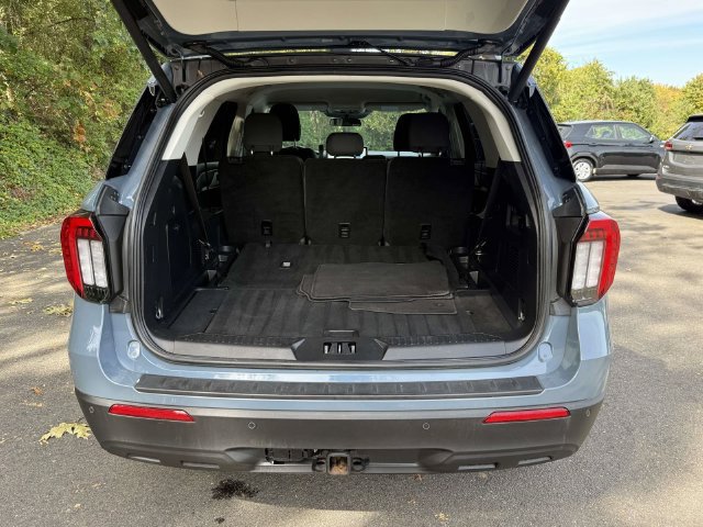 Used 2025 Ford Explorer Active AWD/4WD image 12
