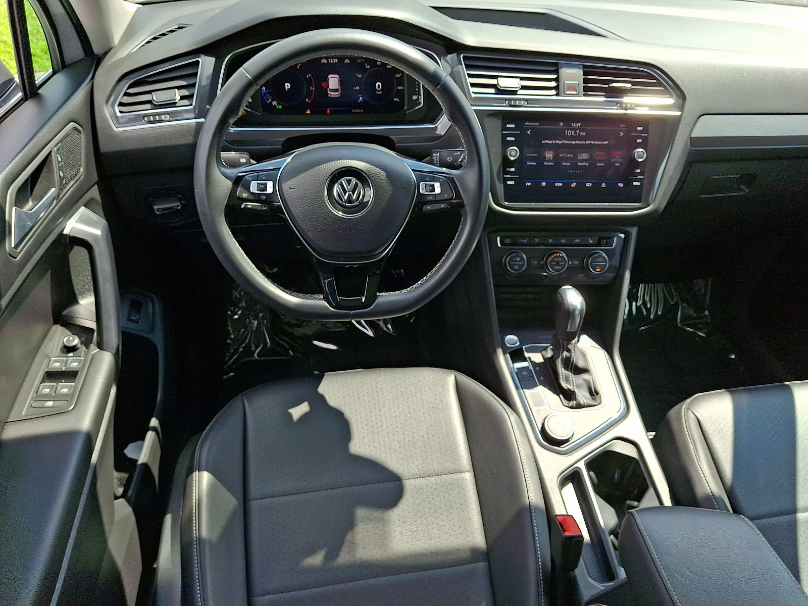 Used 2021 Volkswagen Tiguan SEL AWD/4WD image 10
