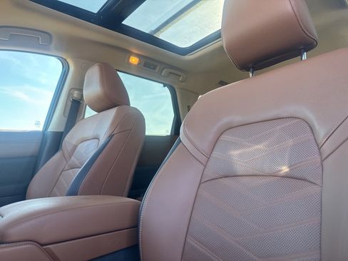 Used 2025 Nissan Pathfinder Platinum image 44