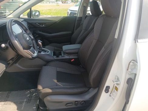 Used 2025 Subaru Outback Premium AWD/4WD image 10