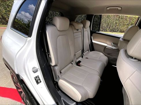 Used 2022 Mercedes-Benz GLB 250 image 28