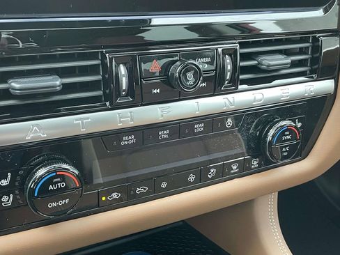 New 2026 Nissan Pathfinder Platinum image 27