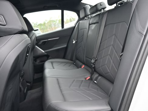 Used 2024 BMW 530i w/ Convenience Package image 31