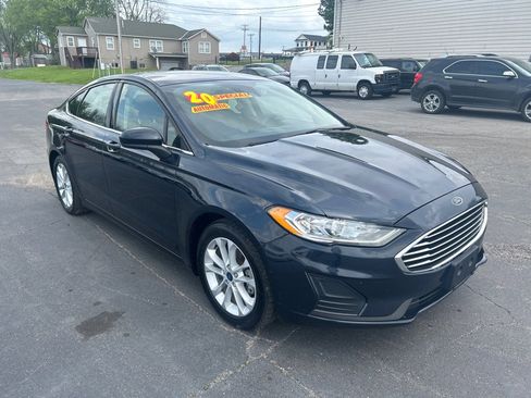 Used 2020 Ford Fusion SE FWD image 4