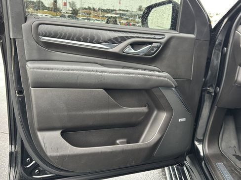 Used 2021 GMC Yukon Denali w/ Denali Premium Package image 14