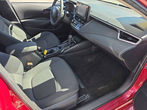 Used 2022 Toyota Corolla LE w/ LE Convenience Package image 25