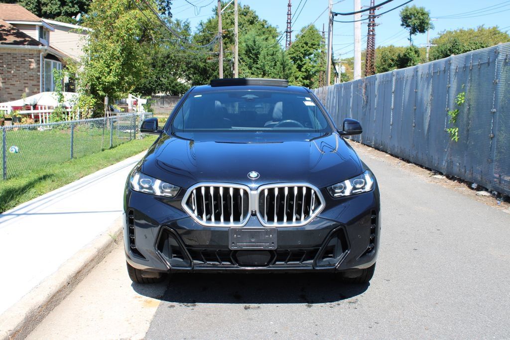 Used 2025 BMW X6 xDrive40i AWD/4WD image 2