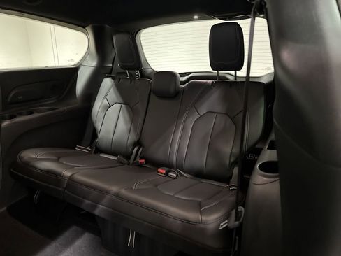 New 2026 Chrysler Pacifica Select image 24