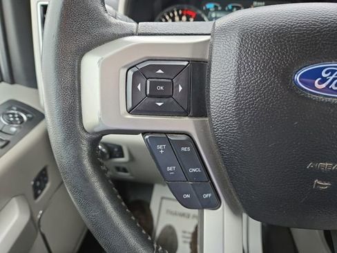 Used 2018 Ford F150 Lariat w/ Trailer Tow Package image 23