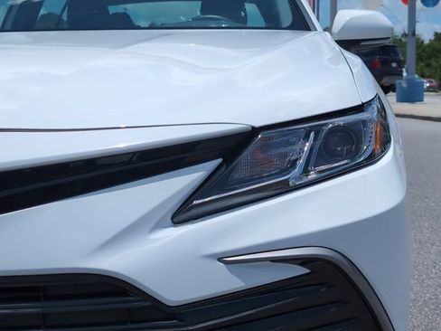 Used 2024 Toyota Camry LE w/ Convenience Package FWD image 12