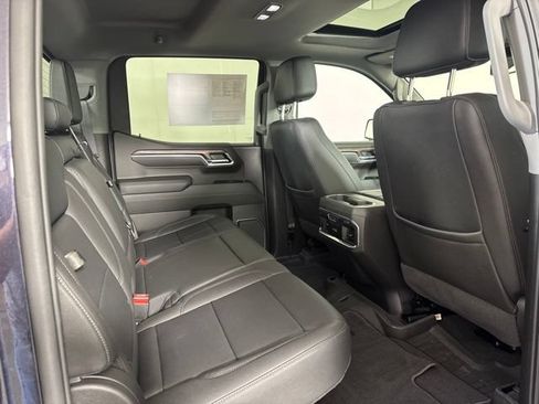Used 2022 GMC Sierra 1500 SLT w/ SLT Premium Plus Package AWD/4WD image 5