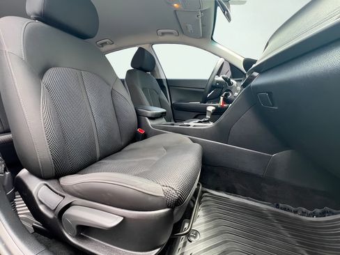Used 2020 Kia Optima LX FWD image 30