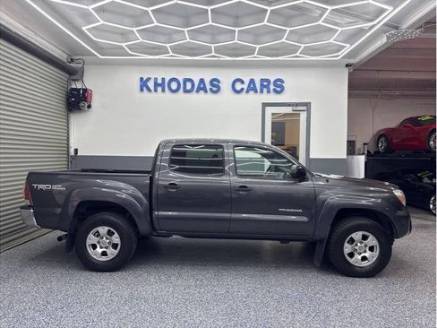 Used 2013 Toyota Tacoma 4x4 Double Cab w/ TRD Off-Road Pkg image 5