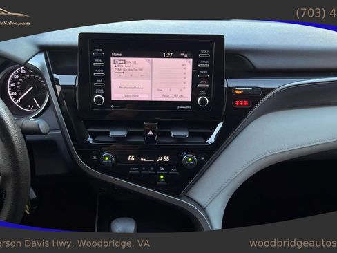 Used 2022 Toyota Camry LE image 19