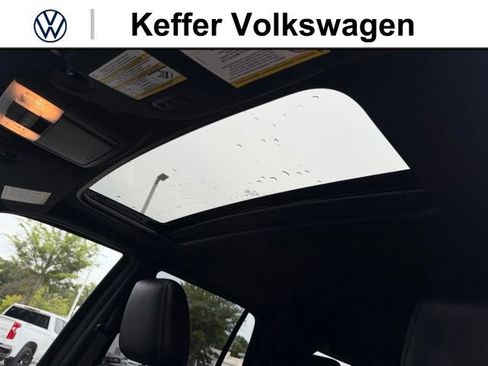Used 2017 Ford Expedition Limited w/ Equipment Group 301A AWD/4WD image 28