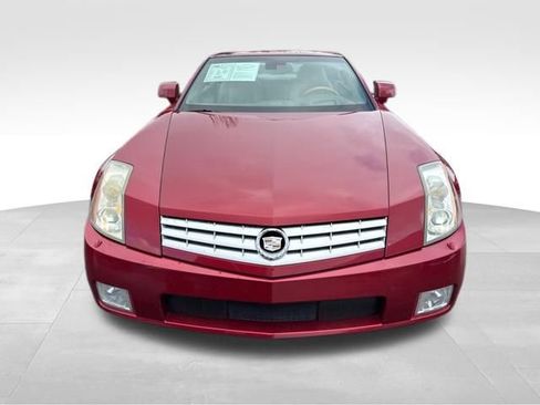 Used 2004 Cadillac XLR Base image 2