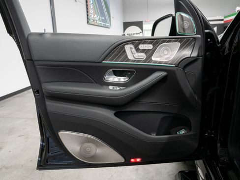 Used 2025 Mercedes-Benz Maybach GLS 600 4MATIC image 46