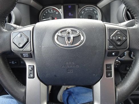 Used 2020 Toyota Tacoma Limited AWD/4WD image 26