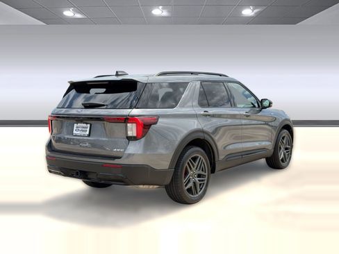 Certified 2025 Ford Explorer ST-Line w/ ST-Line Street Pack AWD/4WD image 9