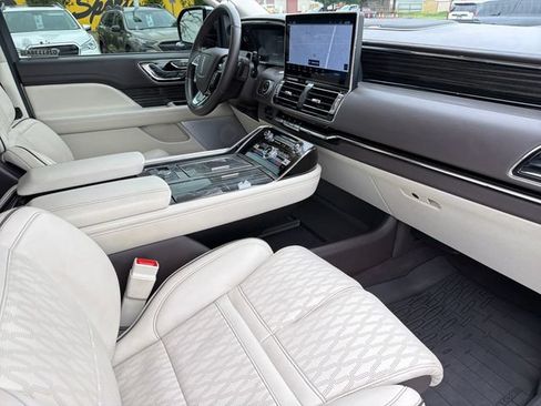 Used 2024 Lincoln Navigator Black Label AWD/4WD image 25