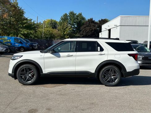 Used 2025 Ford Explorer ST AWD/4WD image 7