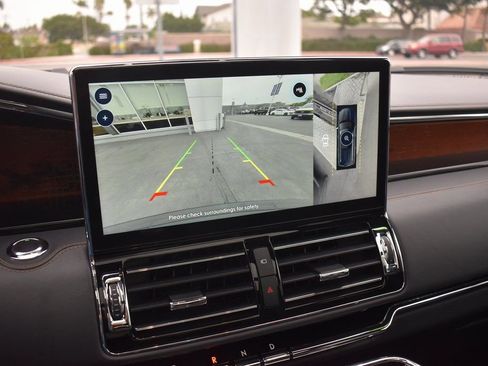 Used 2024 Lincoln Navigator Black Label image 31