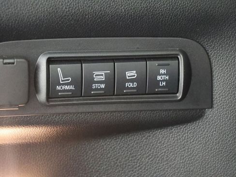 Used 2016 Ford Explorer Platinum image 34