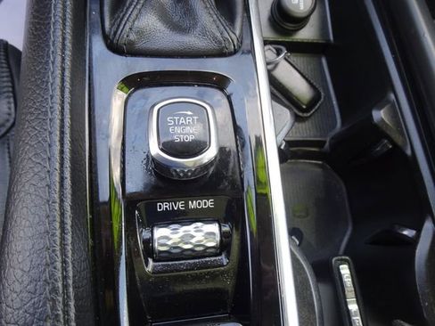Used 2018 Volvo XC90 T5 Momentum w/ Convenience Package FWD image 26