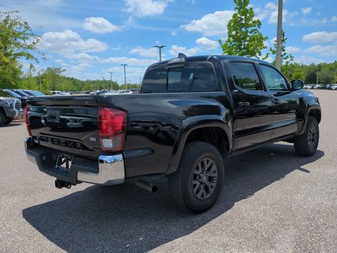 Used 2022 Toyota Tacoma SR5 RWD image 6
