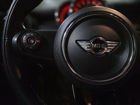 Used 2018 MINI Cooper S FWD image 19
