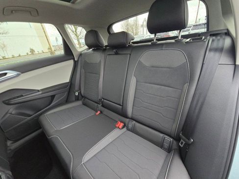 New 2026 Volkswagen Taos SE AWD/4WD image 21