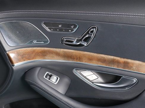 Used 2016 Mercedes-Benz S 550 4MATIC Sedan w/ Premium Package image 36
