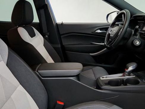 Certified 2024 Chevrolet Trax RS image 24