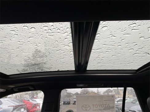 New 2026 Toyota Grand Highlander Hybrid MAX Platinum image 9