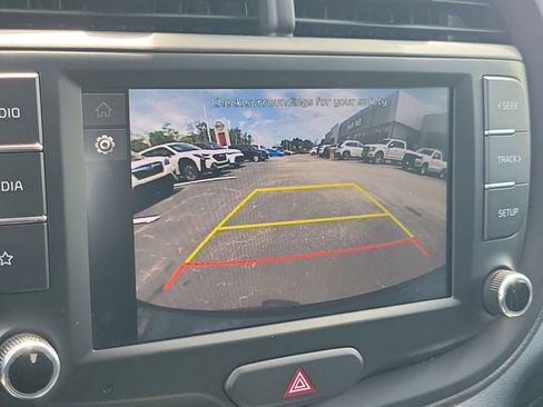 Used 2025 Kia Soul LX w/ LX Technology Package FWD image 24