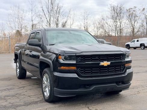 Used 2017 Chevrolet Silverado 1500 Custom w/ Custom Convenience Package image 1