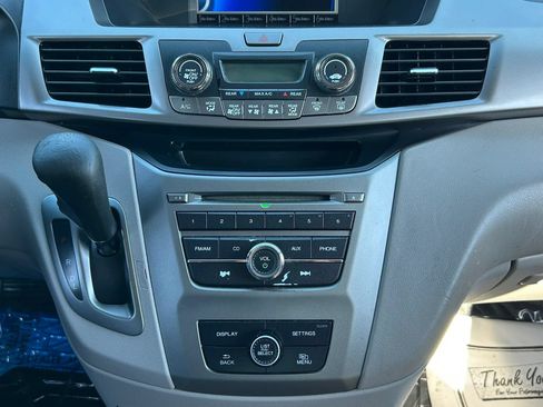 Used 2015 Honda Odyssey LX image 33