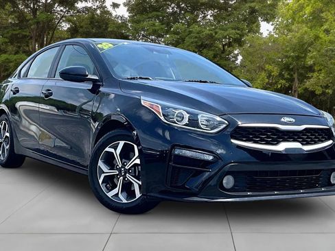 Used 2020 Kia Forte LXS FWD image 11