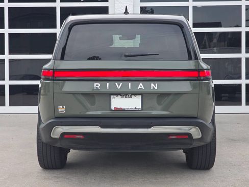 Used 2023 Rivian R1S Launch Edition Quad AWD/4WD image 6