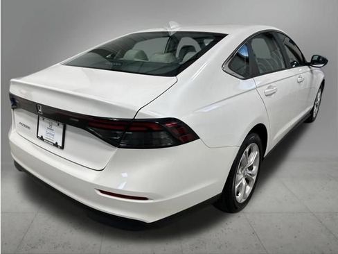 Used 2023 Honda Accord LX image 6