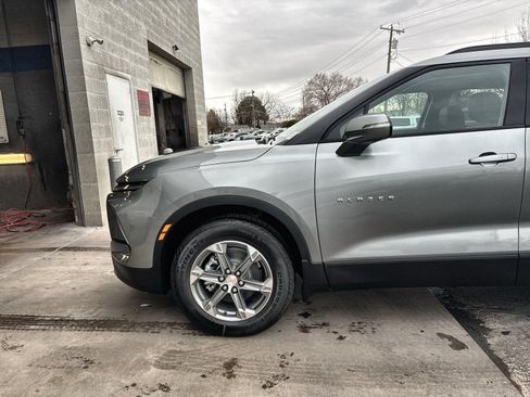 New 2026 Chevrolet Blazer LT w/ Sound & Technology Package AWD/4WD image 17