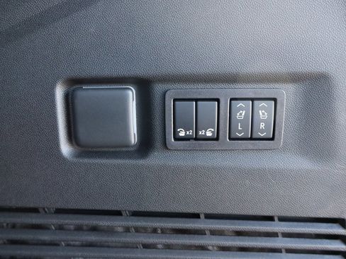 New 2026 Chevrolet Suburban RST image 30