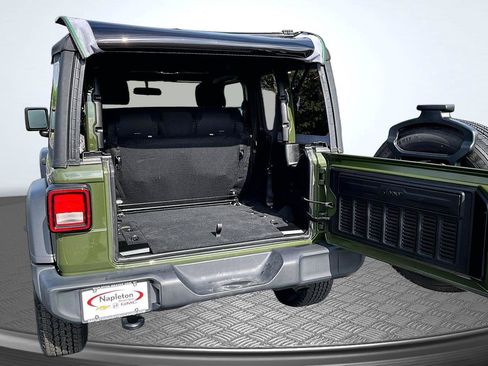 Used 2023 Jeep Wrangler Sport AWD/4WD image 5