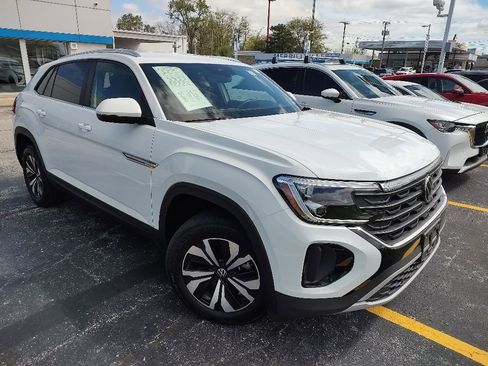 Used 2025 Volkswagen Atlas Cross Sport SE FWD image 9
