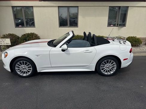 Used 2019 FIAT 124 Spider Classica w/ Technology Group RWD image 26