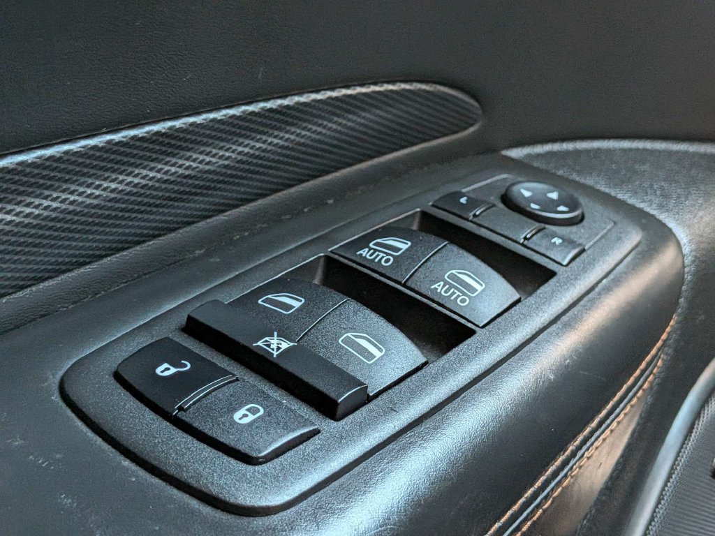 Used 2022 Dodge Durango R/T w/ Tow 'N Go Package AWD/4WD image 28