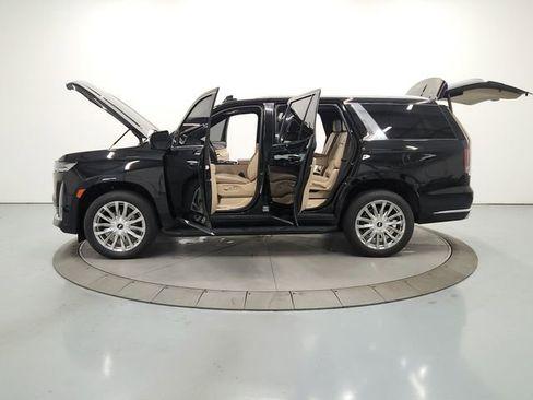 Used 2023 Cadillac Escalade Premium Luxury image 12
